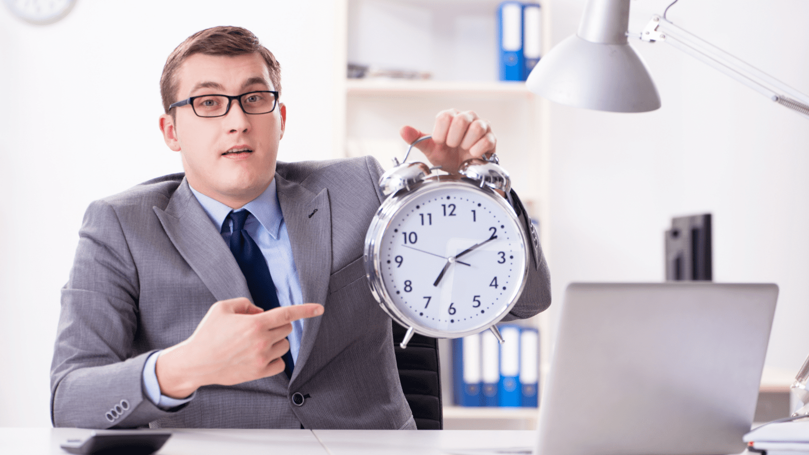 The benefits of employee time clocks for small business