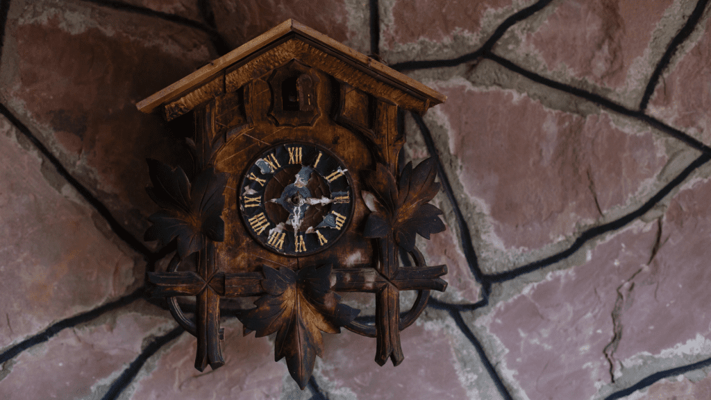 HOW DO CUCKOO CLOCKS WORK