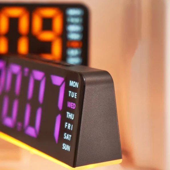 GH9001 LED Digital Alarm Clock with Date - Black / Blue Light - Image 4